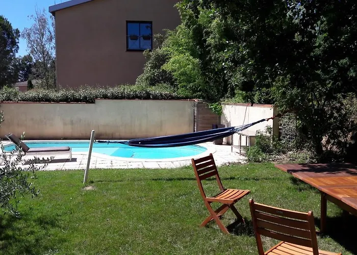 Un Petit Havre De Paix ベッド・アンド・ブレックファスト 4*